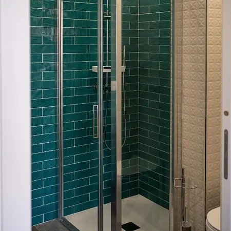 Dragonfly 招待所 3*